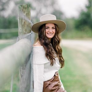 Meet your Posher, Brooke